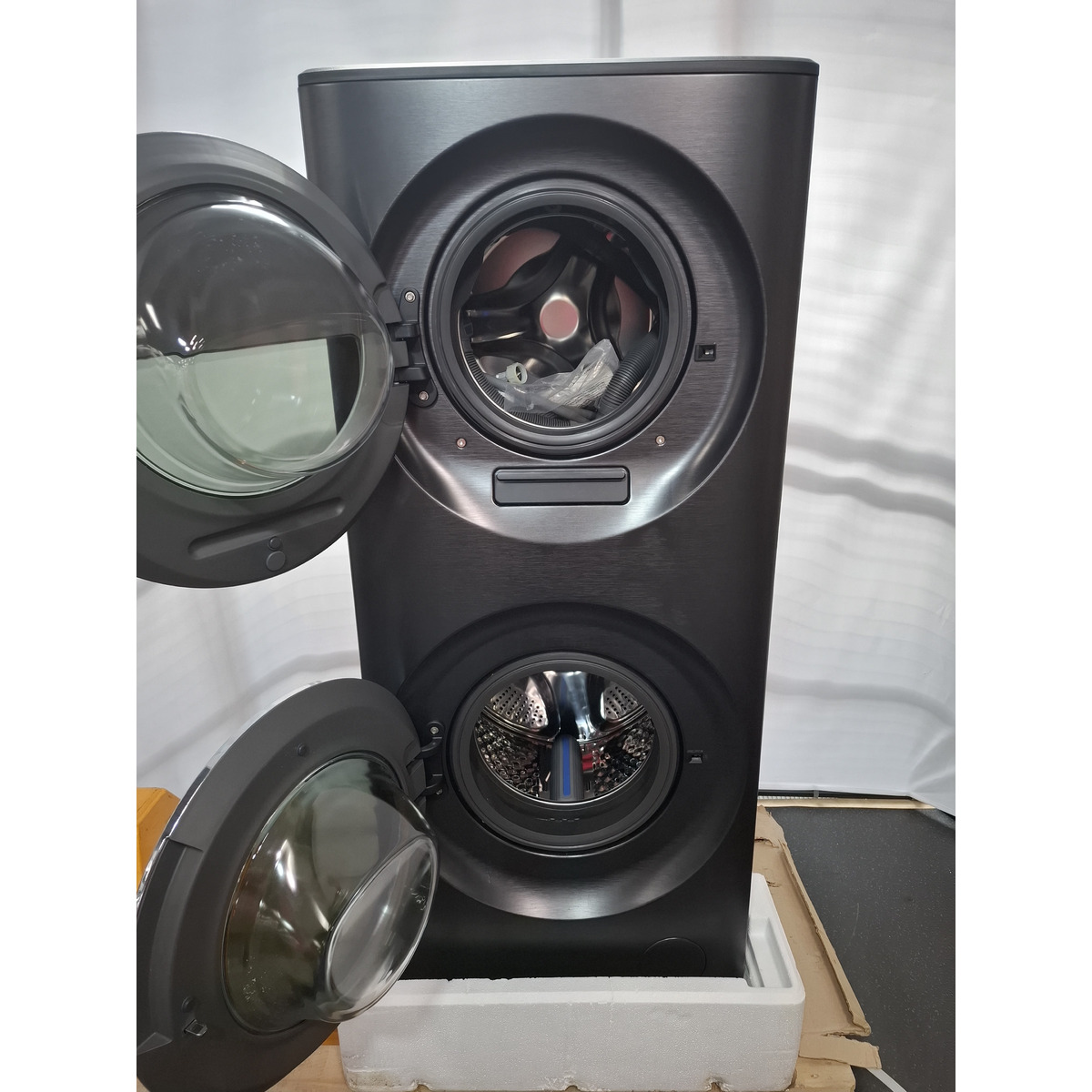 Стиральная машина LEX LWM10714LuxIDD, черный