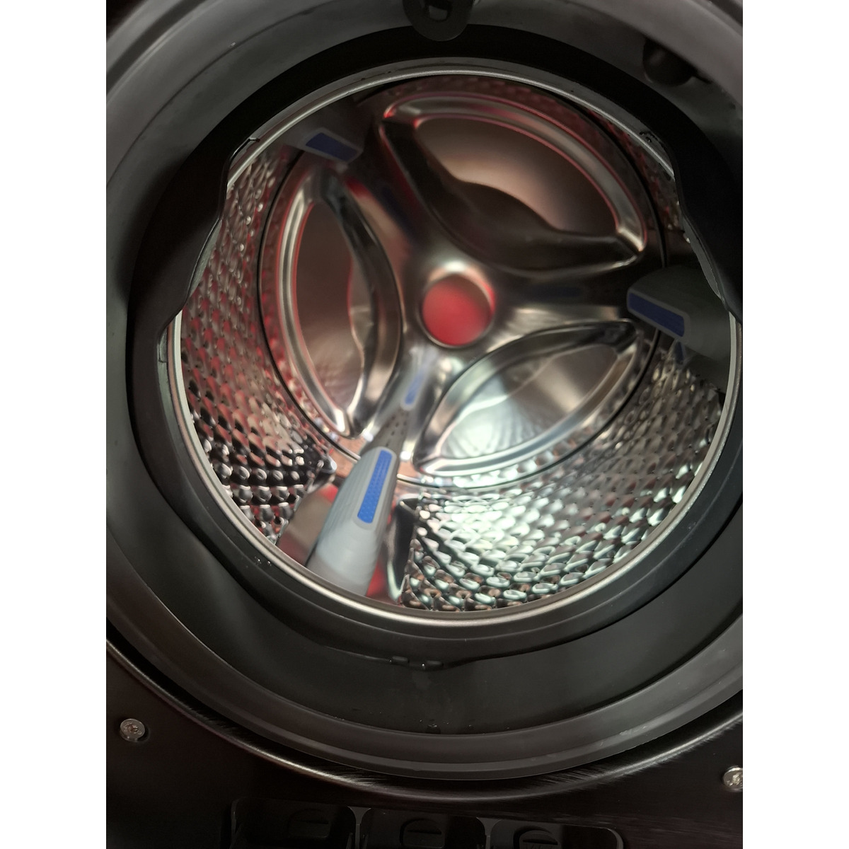 Стиральная машина LEX LWM10714LuxIDD, черный