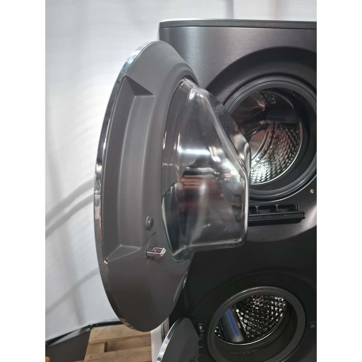 Стиральная машина LEX LWM10714LuxIDD, черный