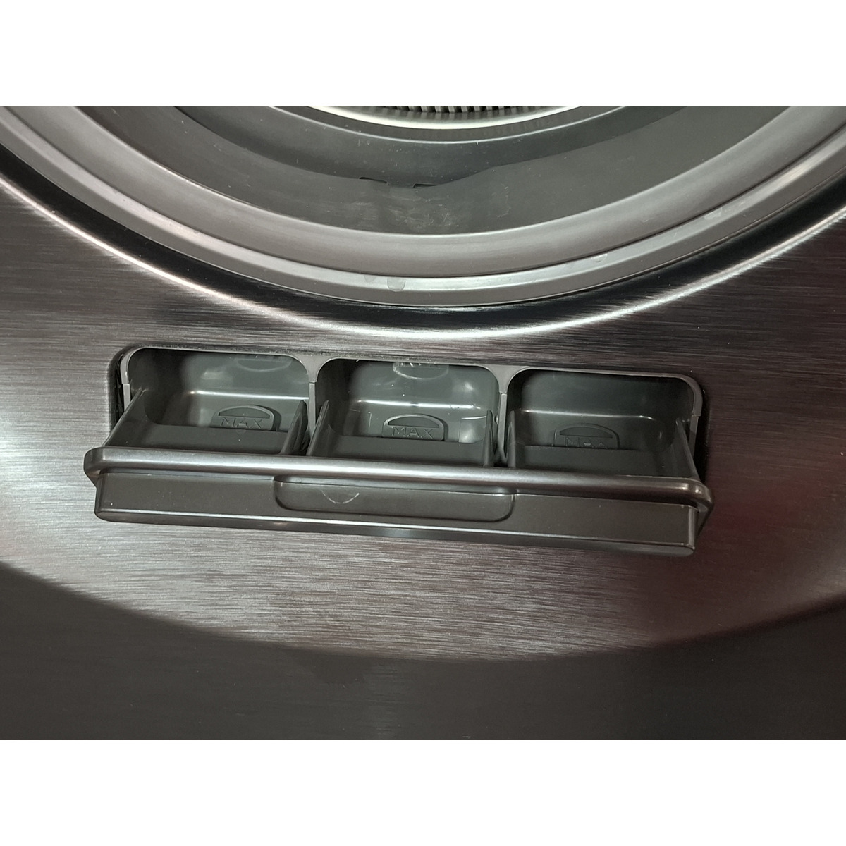 Стиральная машина LEX LWM10714LuxIDD, черный