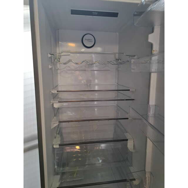 Холодильник Beko B3DRCNK402HXBR (Цвет: Anthracite)