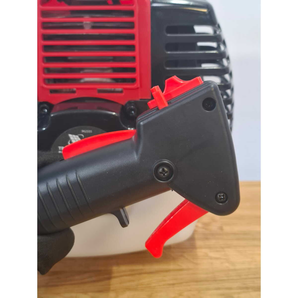 Триммер бензиновый MTX MT-43 (Цвет: Red/Black)