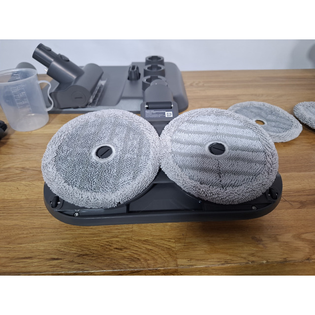 Пылесос вертикальный Dreame R20 Aqua (Цвет: Gray) Пылесос вертикальный Dreame R20 Aqua (Цвет: Gray)