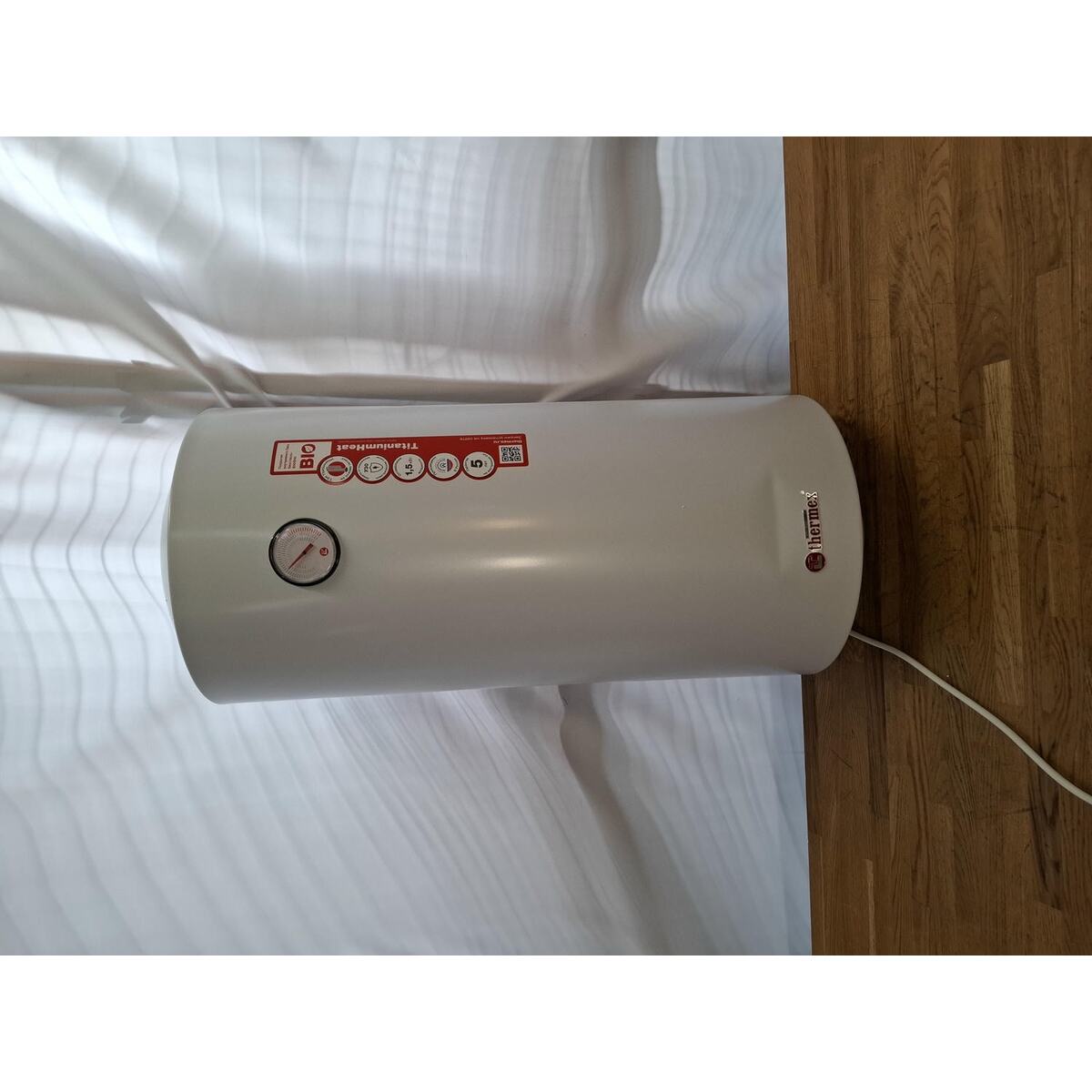 Водонагреватель Thermex TitaniumHeat 60 V Slim, белый