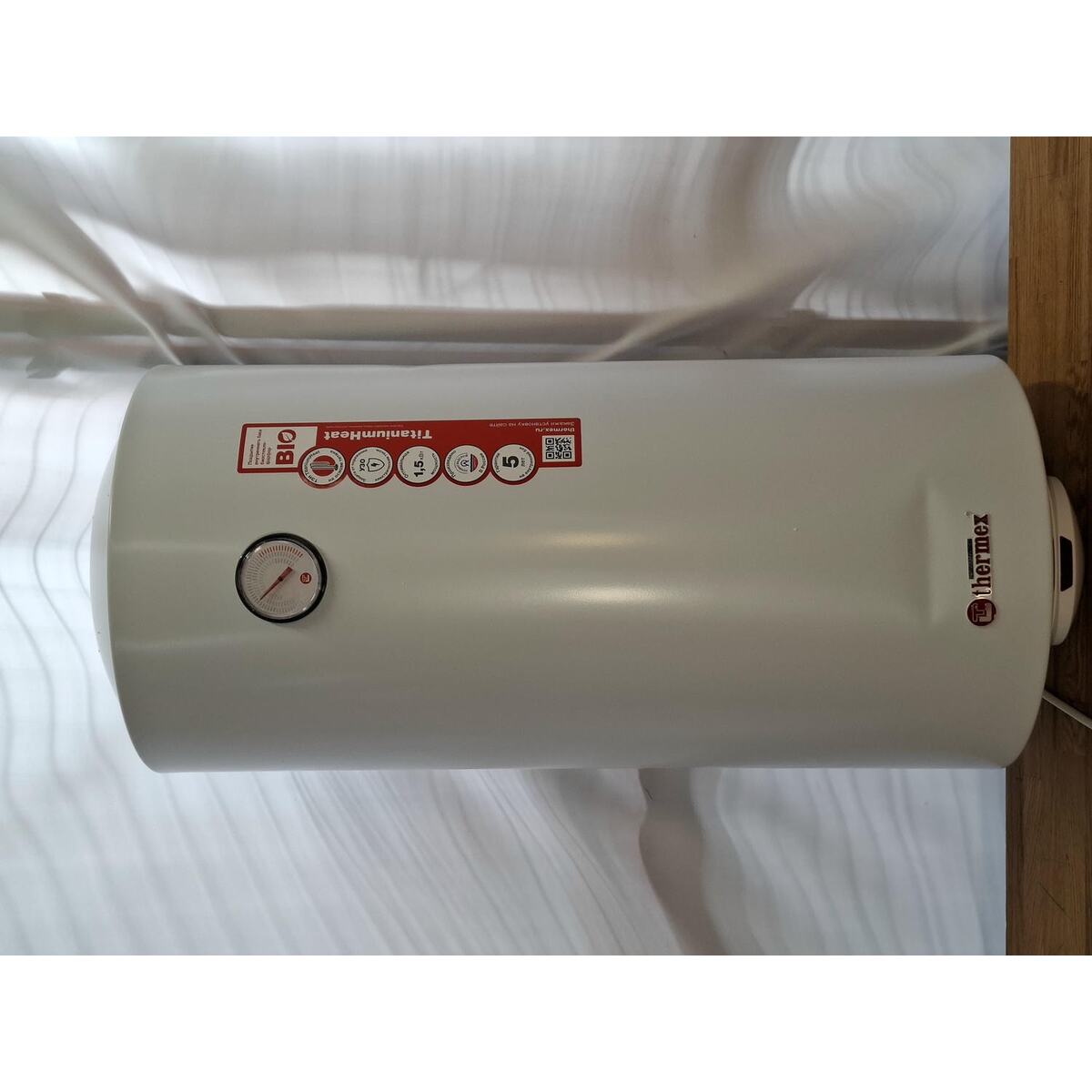 Водонагреватель Thermex TitaniumHeat 60 V Slim, белый