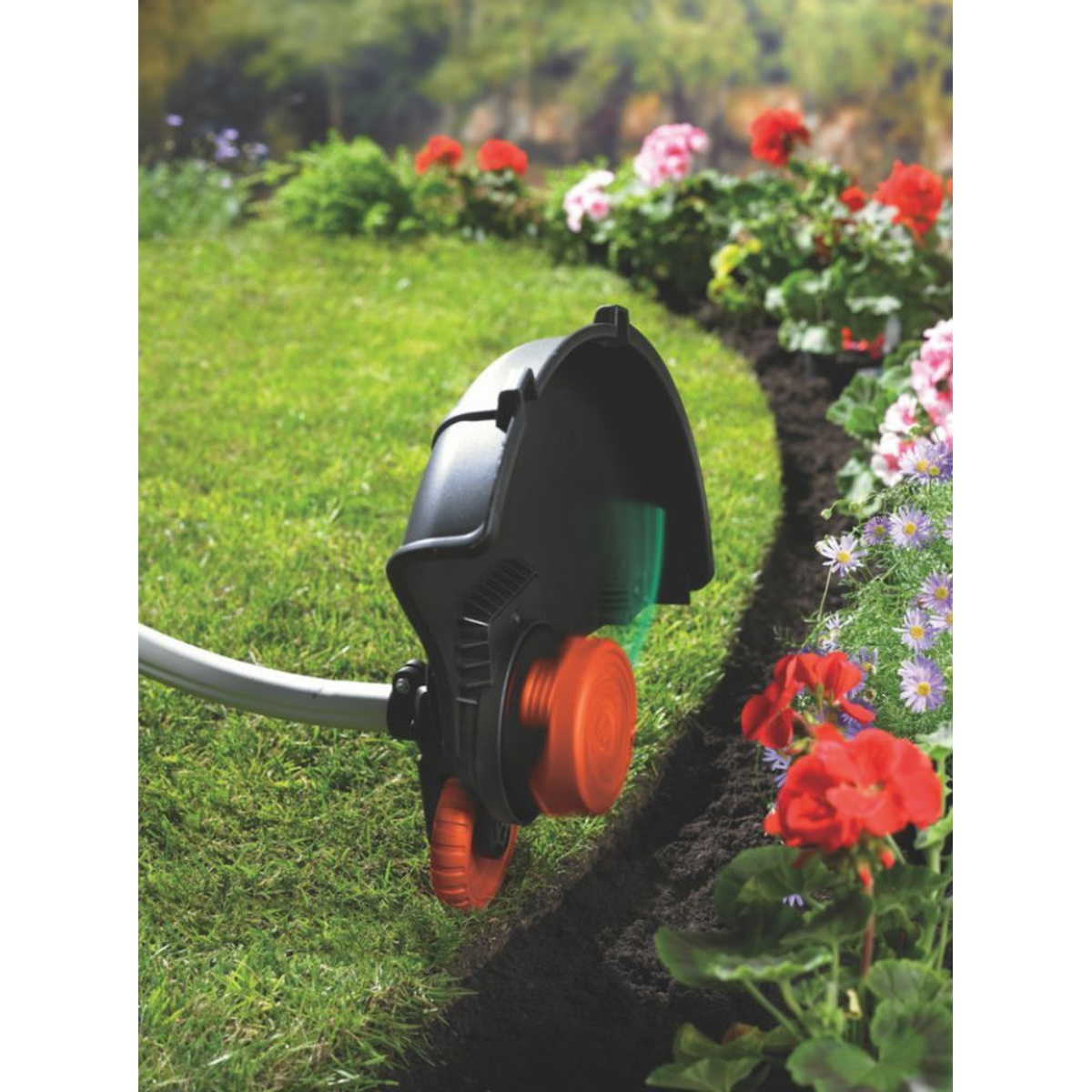 Триммер электрический Black+Decker GL7033-QS (Цвет: Orange)