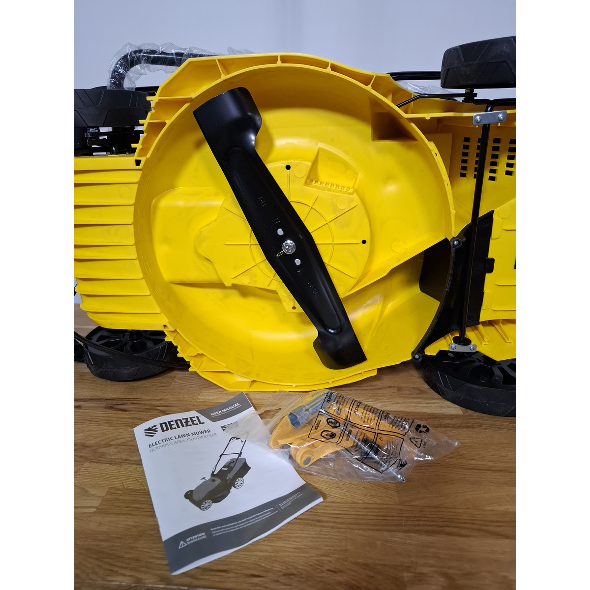 Газонокосилка роторная DENZEL GMC-1800 (Цвет: Yellow / Black)