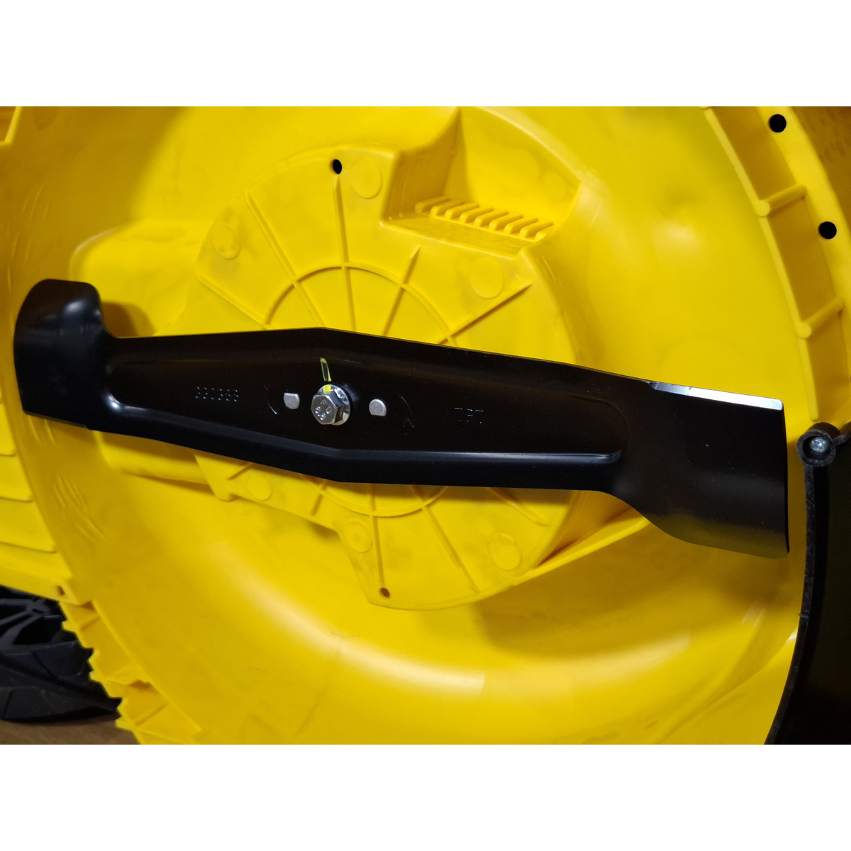 Газонокосилка роторная DENZEL GMC-1800 (Цвет: Yellow / Black)