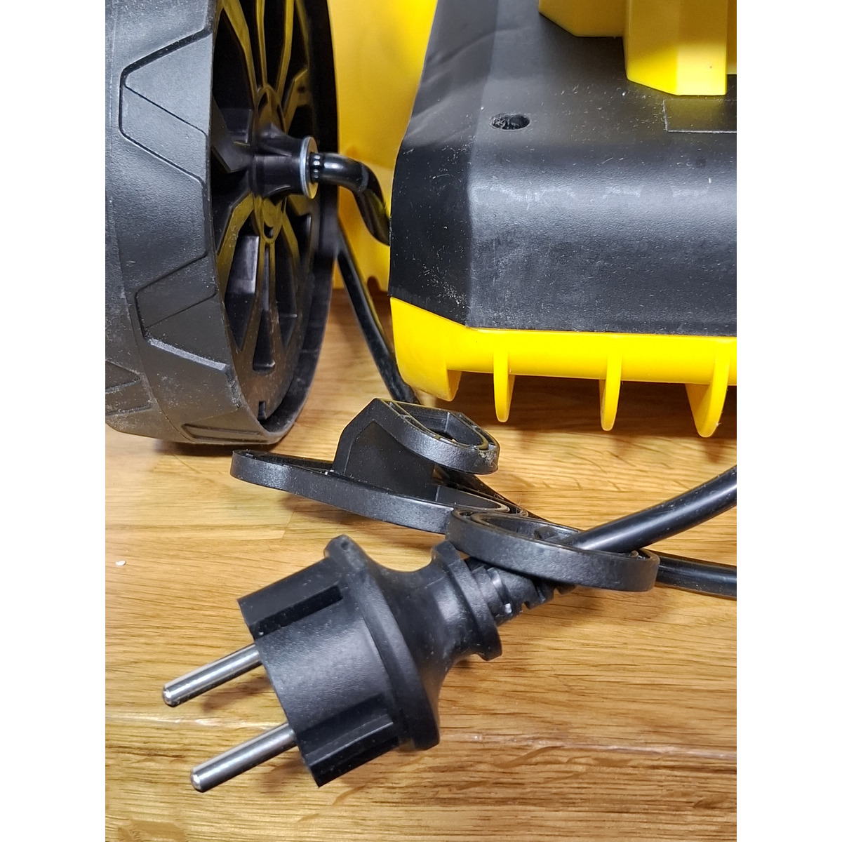 Газонокосилка роторная DENZEL GMC-1800 (Цвет: Yellow / Black)