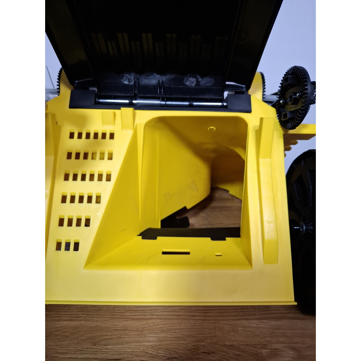 Газонокосилка роторная DENZEL GMC-1800 (Цвет: Yellow / Black)