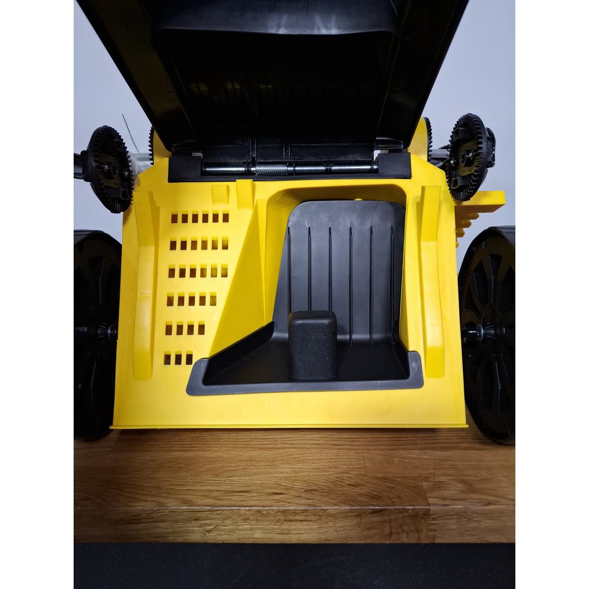 Газонокосилка роторная DENZEL GMC-1800 (Цвет: Yellow / Black)