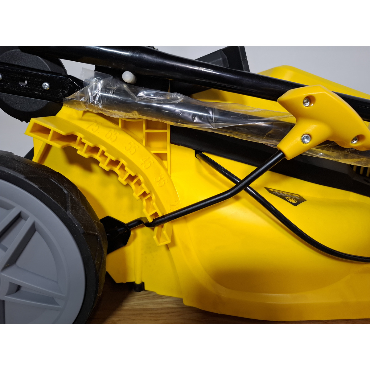 Газонокосилка роторная DENZEL GMC-1800 (Цвет: Yellow / Black)