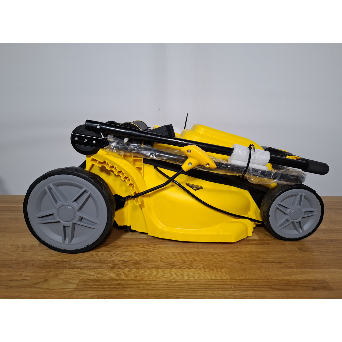 Газонокосилка роторная DENZEL GMC-1800 (Цвет: Yellow / Black)