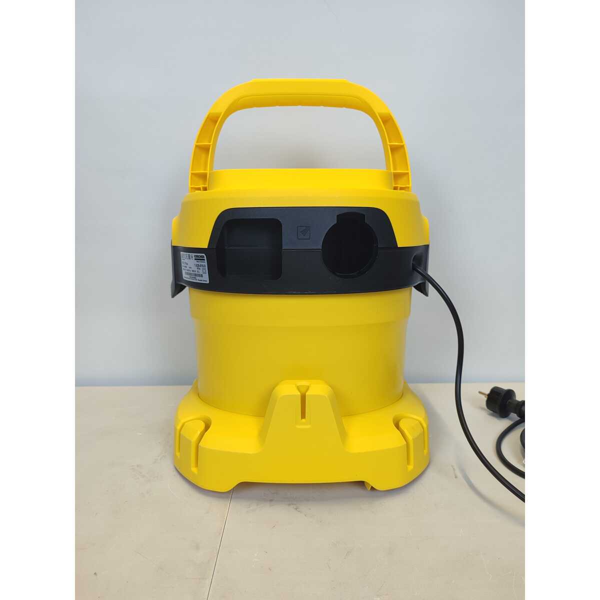 Строительный пылесос Karcher WD 2 Plus V-12 / 4 / 18 (Цвет: Yellow)