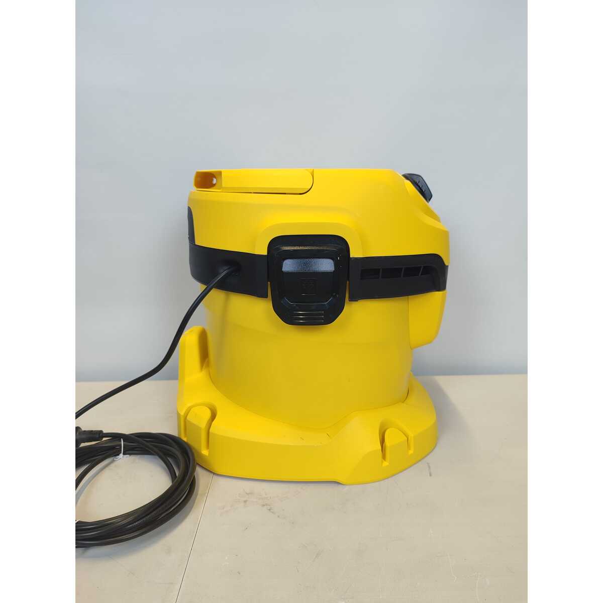 Строительный пылесос Karcher WD 2 Plus V-12 / 4 / 18 (Цвет: Yellow)