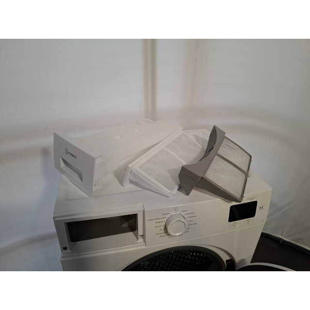 Сушильная машина Indesit IAS 3725 K, белый