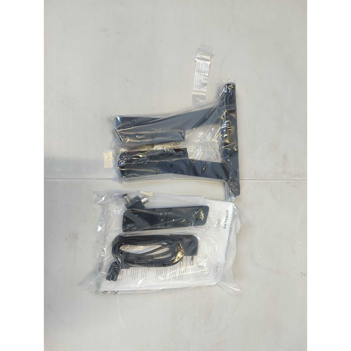 Телевизор Samsung 43" QE43Q7FAAUXRU, черный