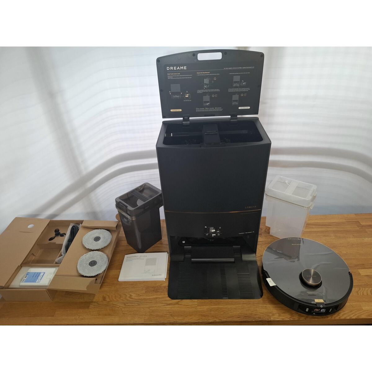 Робот-пылесос DreameBot Robot Vacuum and Mop L30 Ultra с зарядной станцией, черный