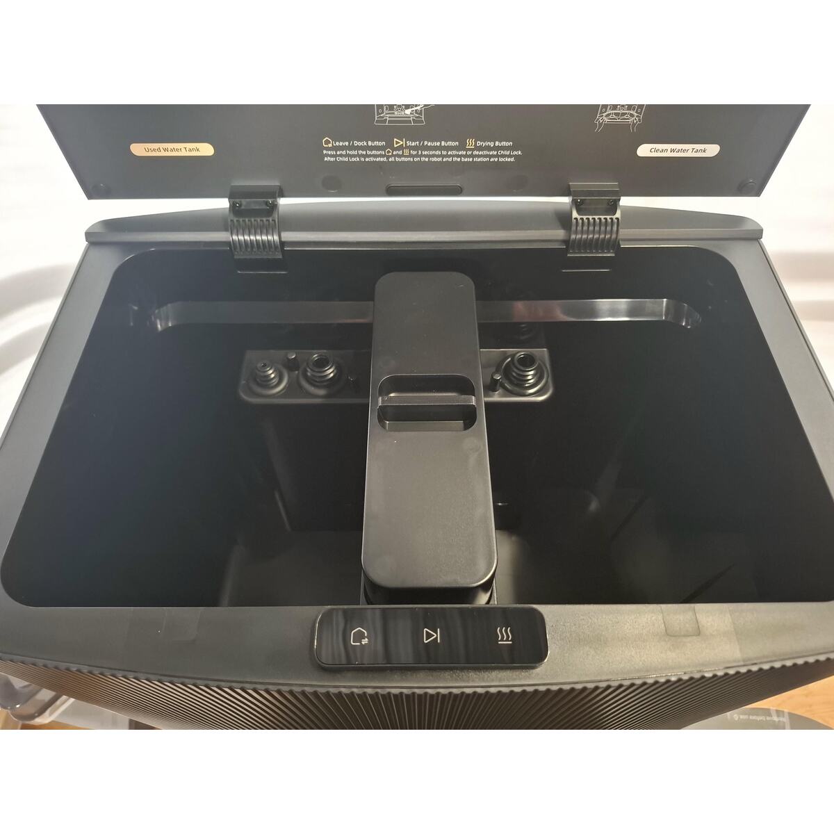 Робот-пылесос DreameBot Robot Vacuum and Mop L30 Ultra с зарядной станцией, черный