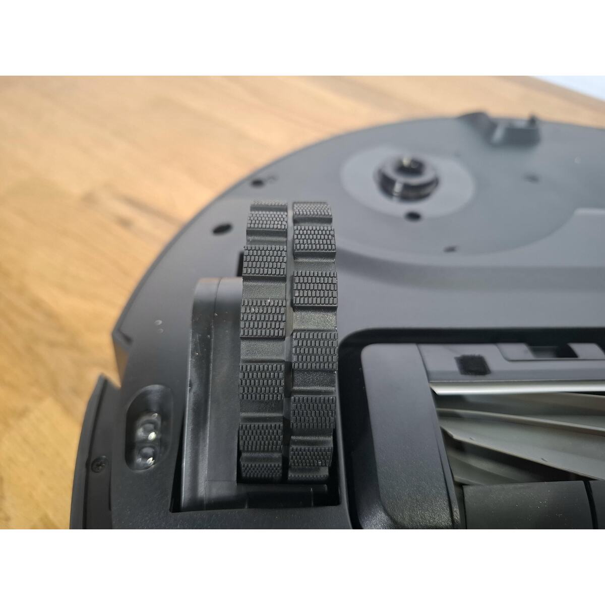 Робот-пылесос DreameBot Robot Vacuum and Mop L30 Ultra с зарядной станцией, черный