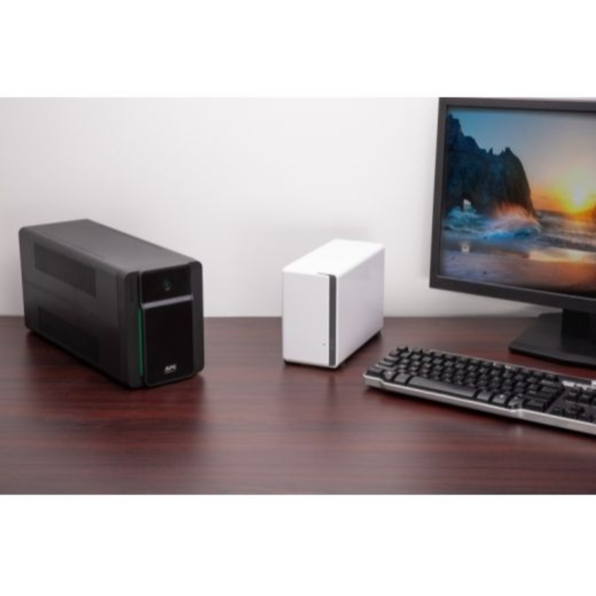 Источник бесперебойного питания APC Easy-UPS BVX1200LI-GR (Цвет: Black)