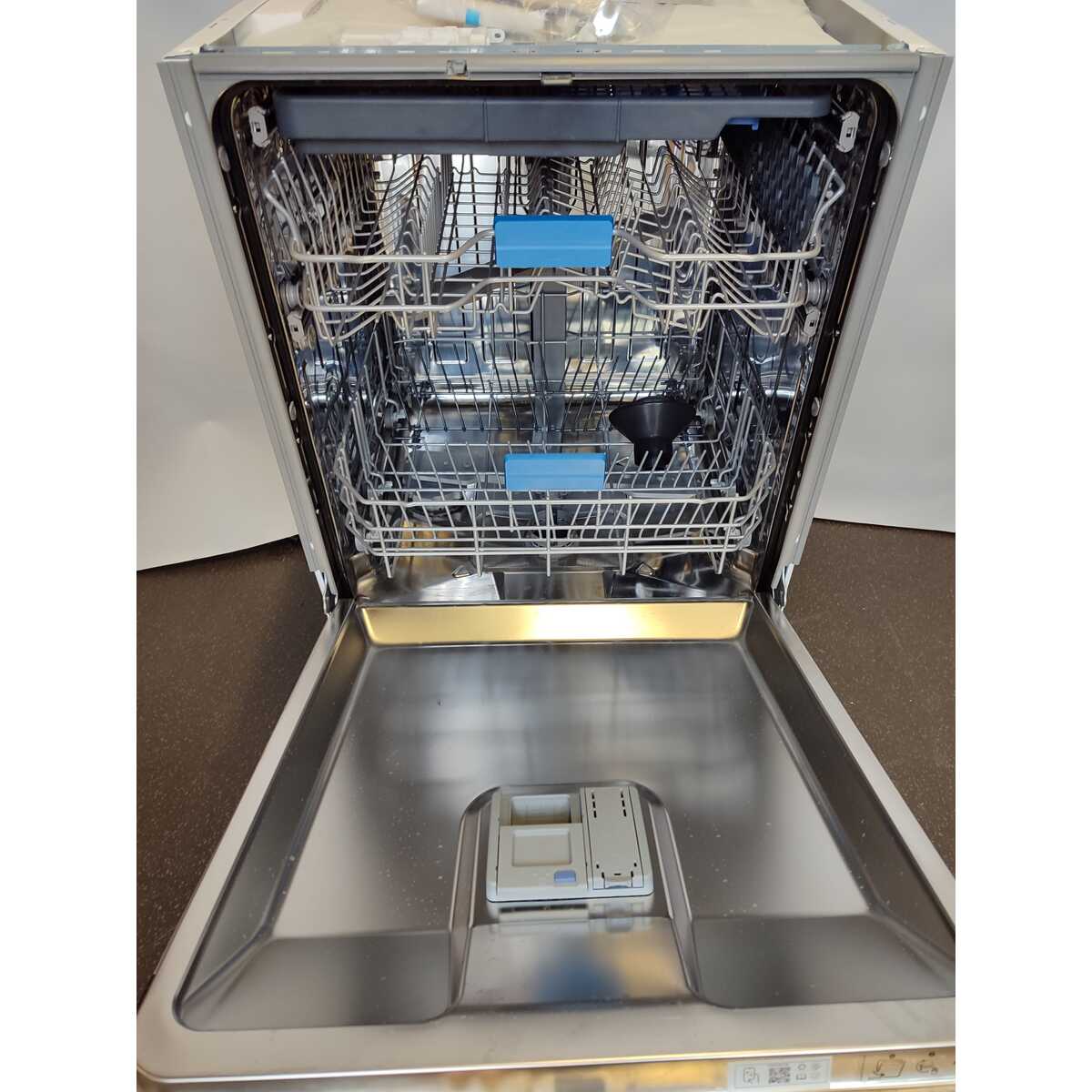 Посудомоечная машина Beko BDIN15532 (Цвет: Inox)