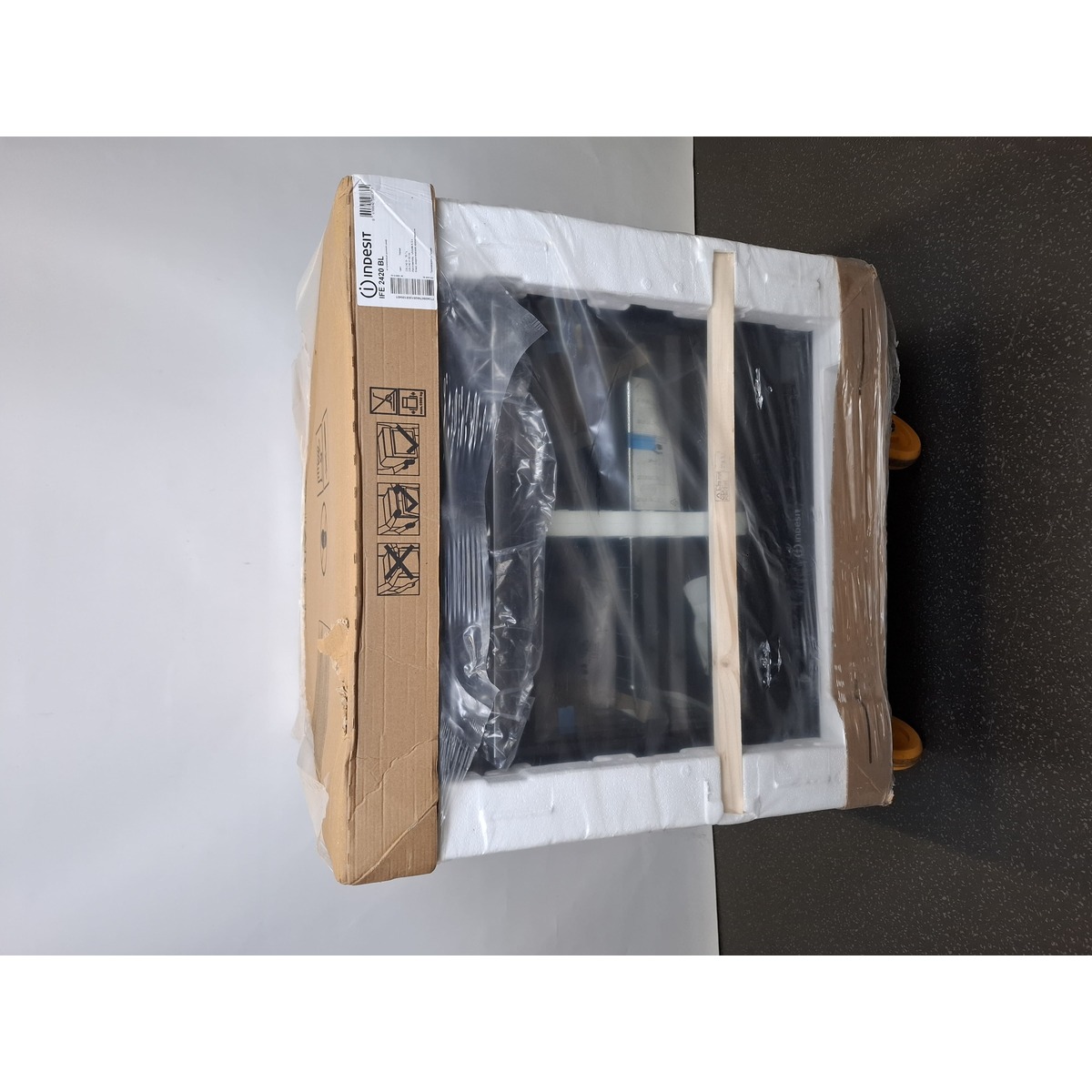 Духовой шкаф Indesit IFE 2420 BL, черный