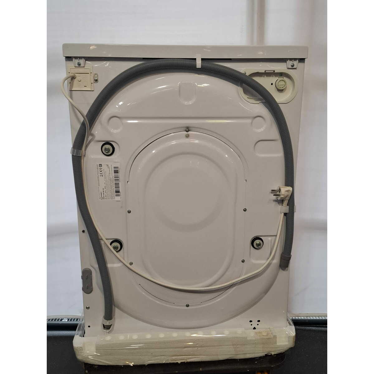 Стиральная машина Indesit EWUD 4105 BK CIS, белый