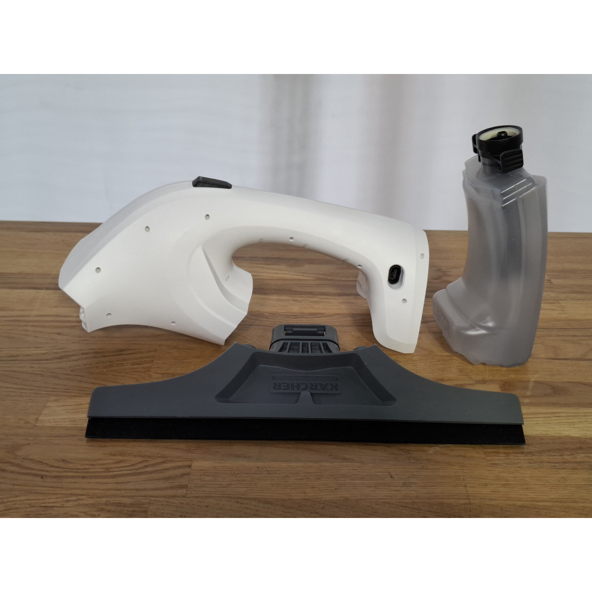 Стеклоочиститель Karcher WV 1, белый