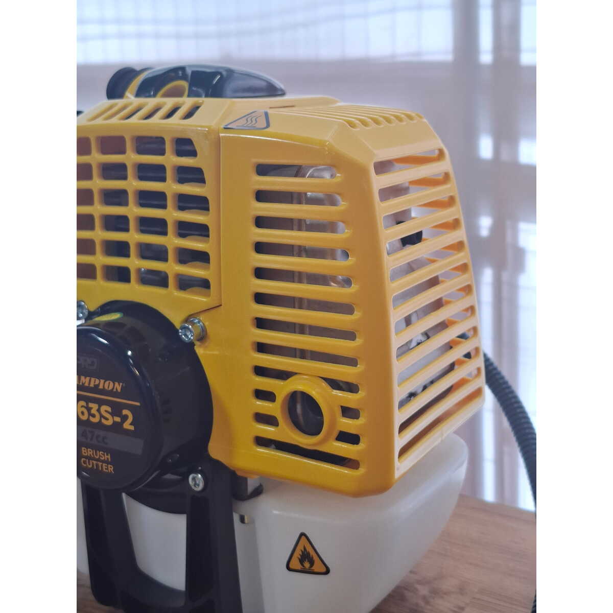 Триммер бензиновый Champion T463S-2 (2-коробки) (Цвет: Yellow)