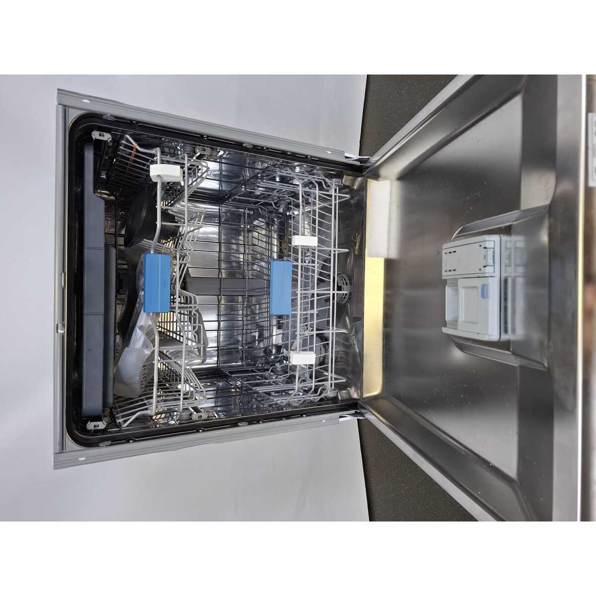 Посудомоечная машина Beko BDIN15532 (Цвет: Inox)