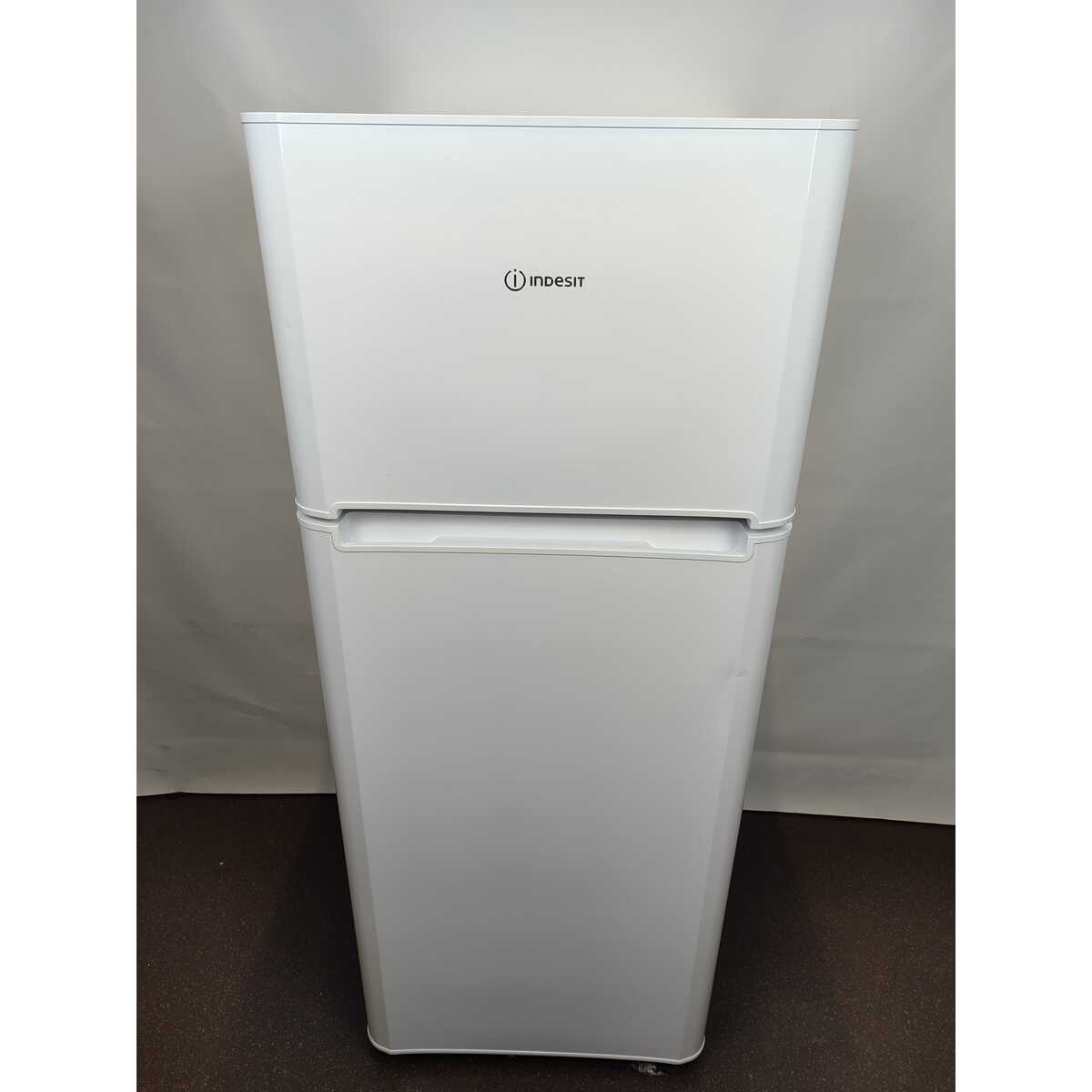 Холодильник Indesit TIA 14, белый