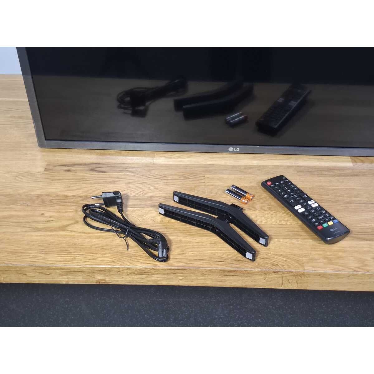 Телевизор LG 32" 32LQ63006LA, черный