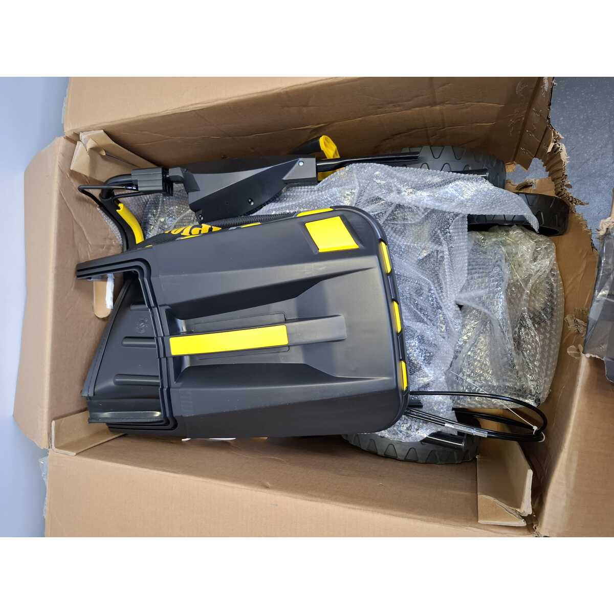 Газонокосилка роторная Champion LMZ5130/1 (Цвет: Yellow/Black)