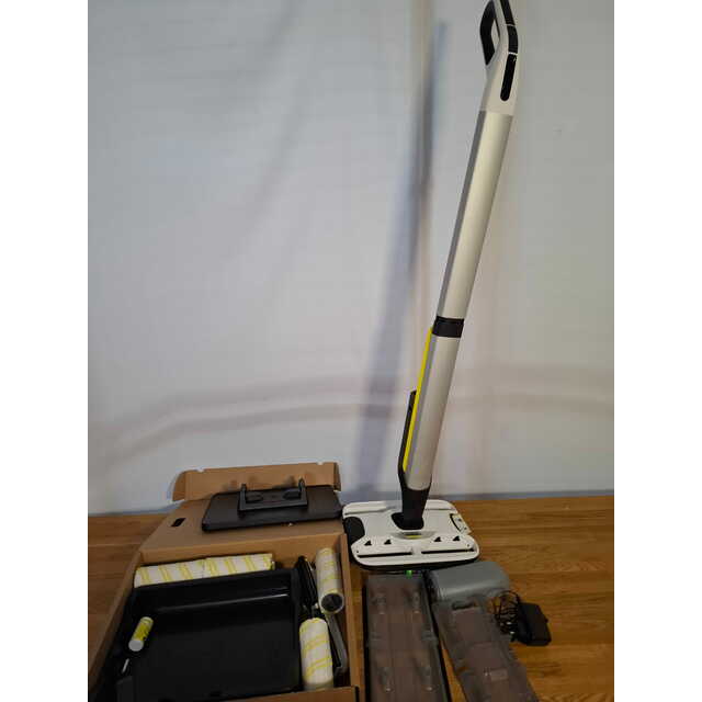 Пылесос вертикальный Karcher FC 7 Cordless, белый