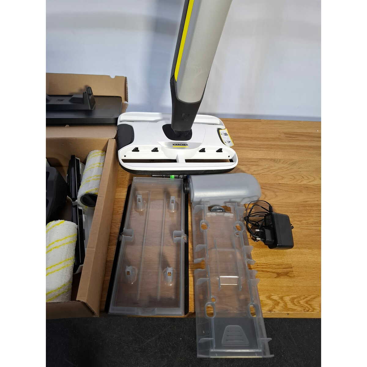 Пылесос вертикальный Karcher FC 7 Cordless, белый