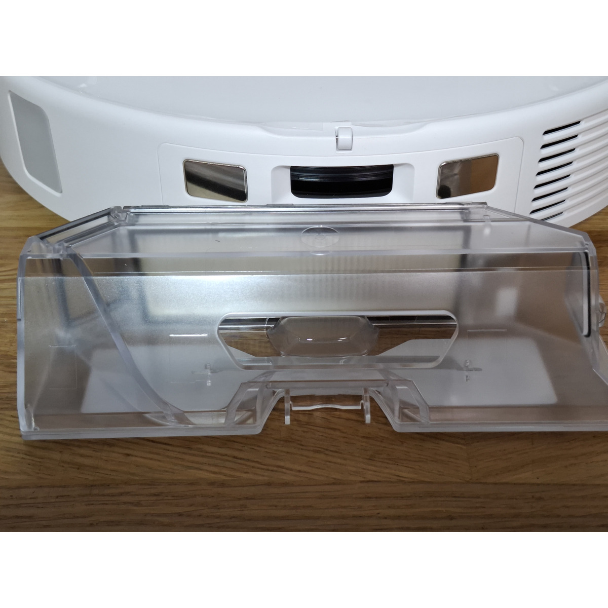 Робот-пылесос Roborock Qrevo MaxV With Refaill and Drainage System, белый