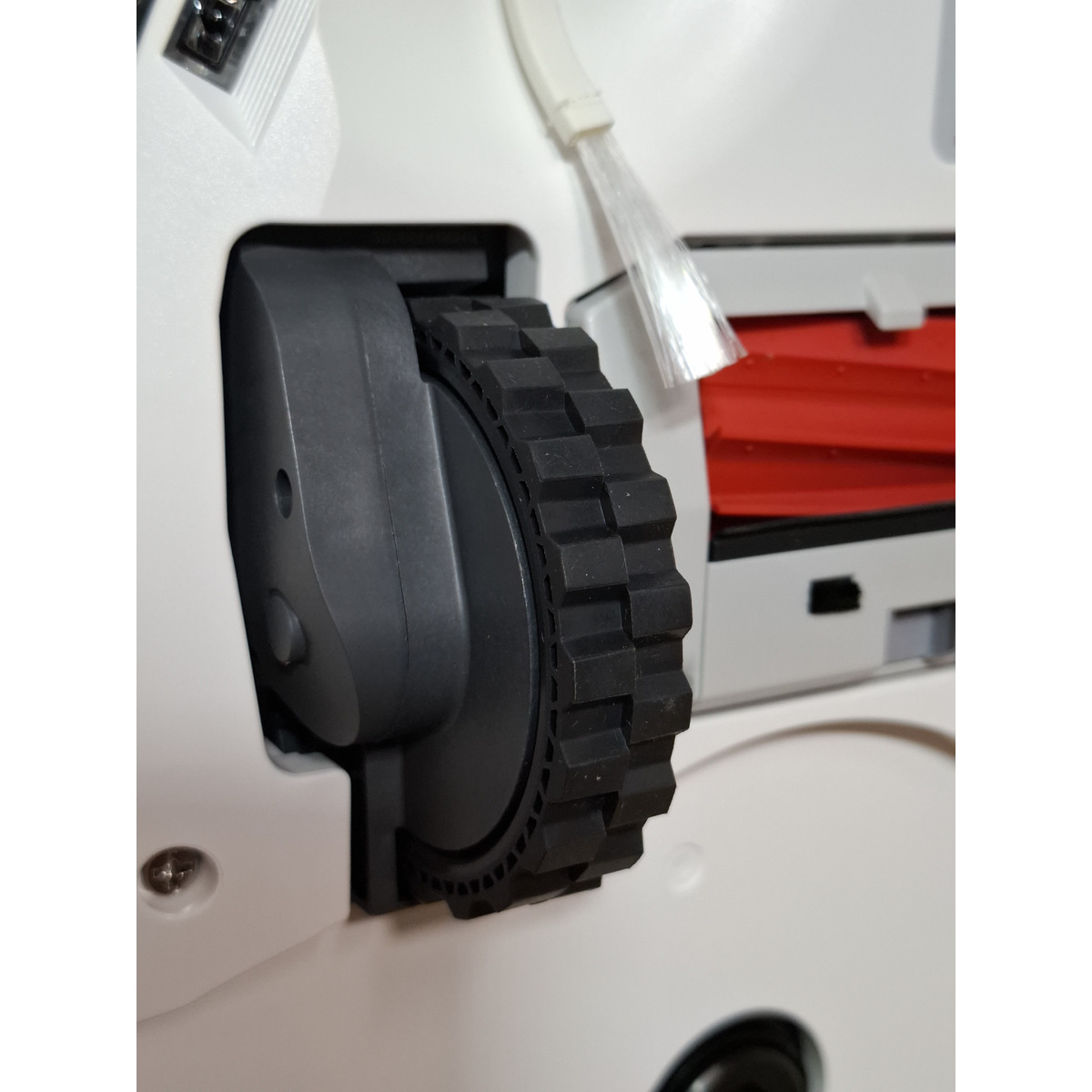 Робот-пылесос Roborock Qrevo MaxV With Refaill and Drainage System, белый