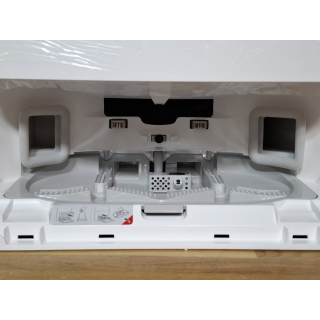 Робот-пылесос Roborock Qrevo MaxV With Refaill and Drainage System, белый