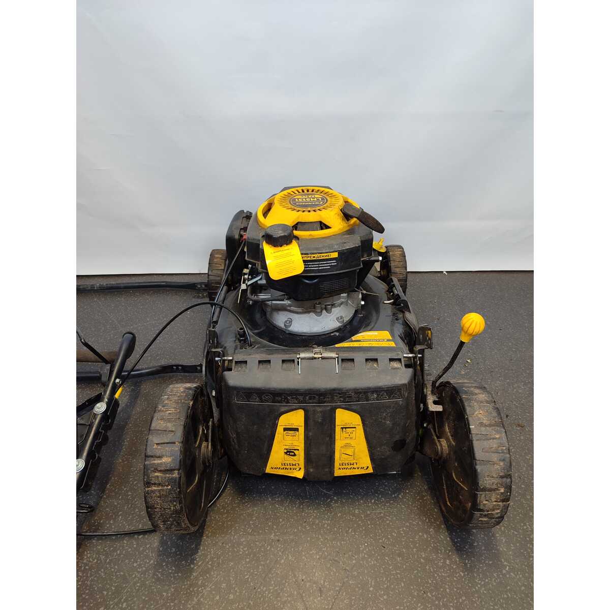 Газонокосилка роторная Champion LM5131 (Цвет: Black/Yellow)