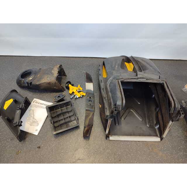 Газонокосилка роторная Champion LM5131 (Цвет: Black / Yellow)