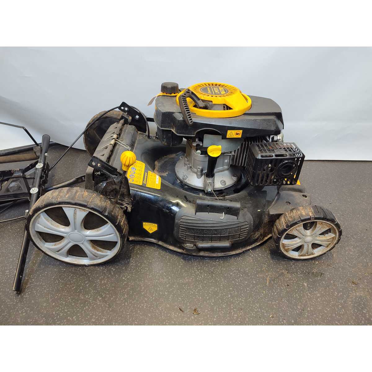 Газонокосилка роторная Champion LM5131 (Цвет: Black/Yellow)