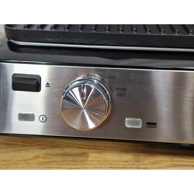 Электрогриль Braun CG7010 (Цвет: Silver / Black) Электрогриль Braun CG7010 (Цвет: Silver / Black)
