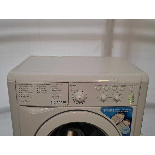 Стиральная машина Indesit IWSC 6105, белый Стиральная машина Indesit IWSC 6105, белый
