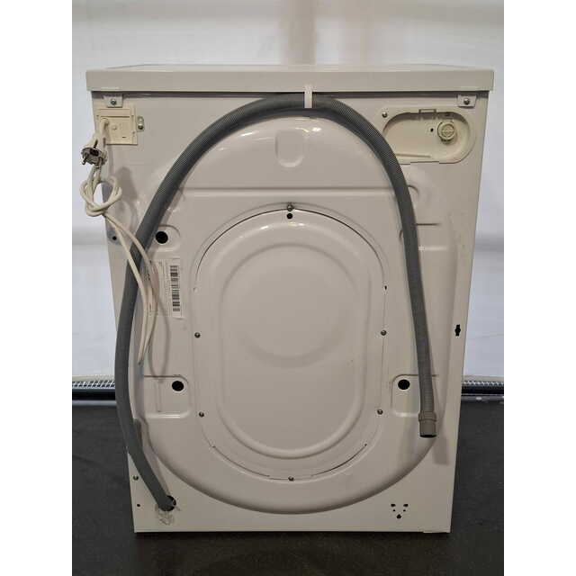 Стиральная машина Indesit IWSC 6105, белый Стиральная машина Indesit IWSC 6105, белый