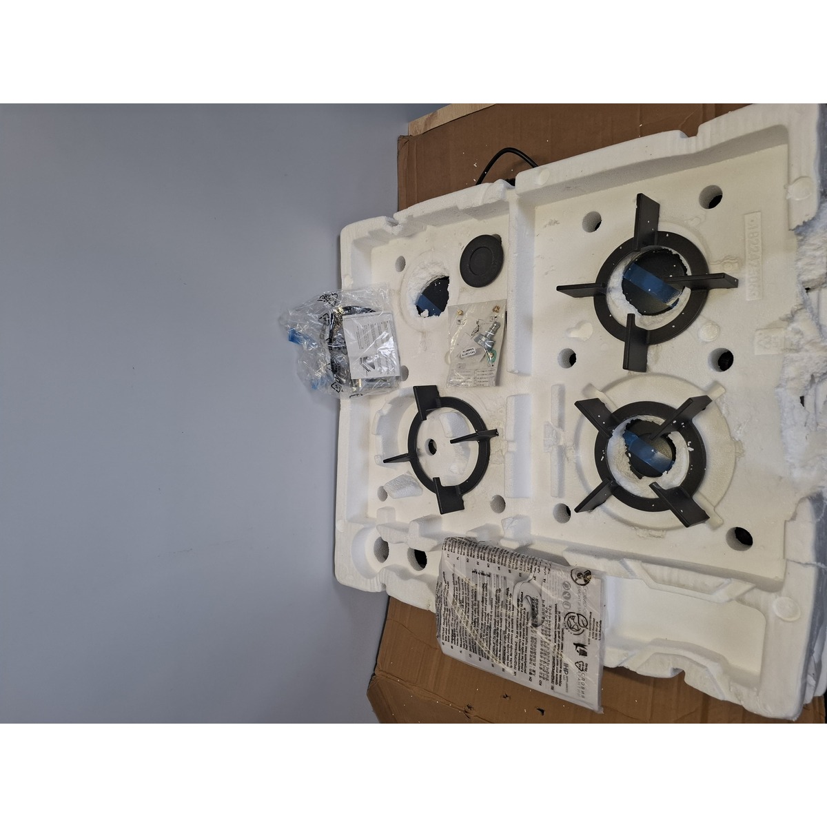 Газовая варочная поверхность INDESIT INGT 61 IC/BK (Цвет: Black)