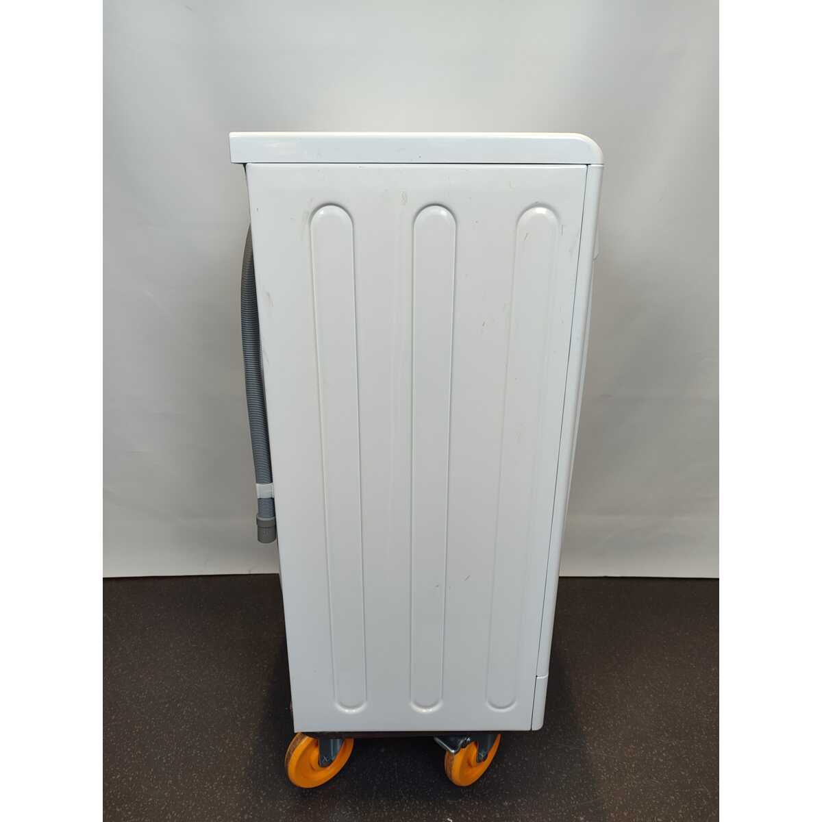 Стиральная машина Indesit IWSC 6105, белый