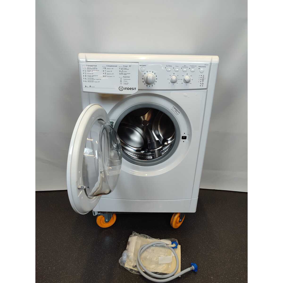 Стиральная машина Indesit IWSC 6105, белый