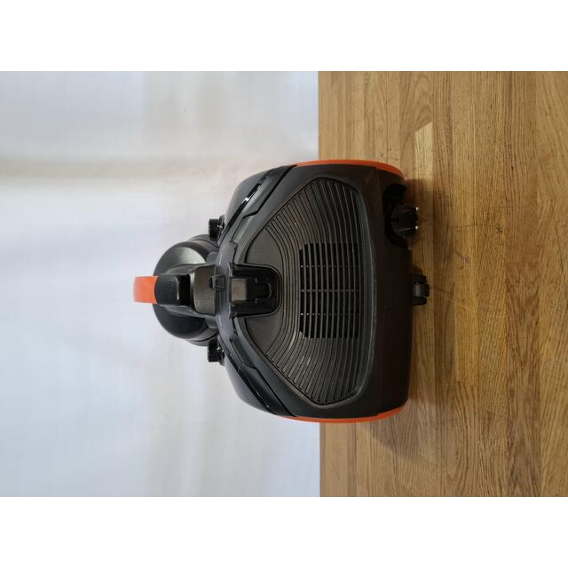 Пылесос Samsung VC15K4136VL (Цвет: Black / Orange) Пылесос Samsung VC15K4136VL (Цвет: Black / Orange)
