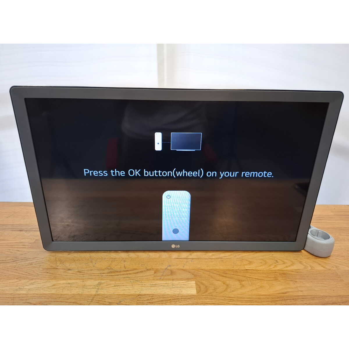 Телевизор LG 24" 24TQ510S-PZ.ARUZ, черный
